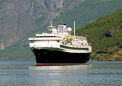 cruise ship in astoria