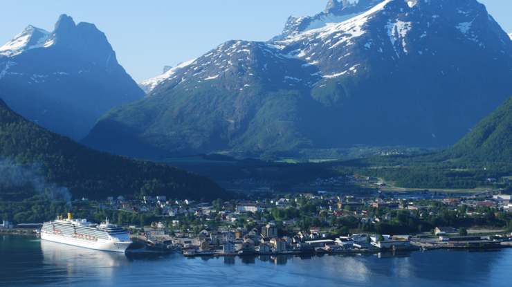 Majestic Fjordland Image 3